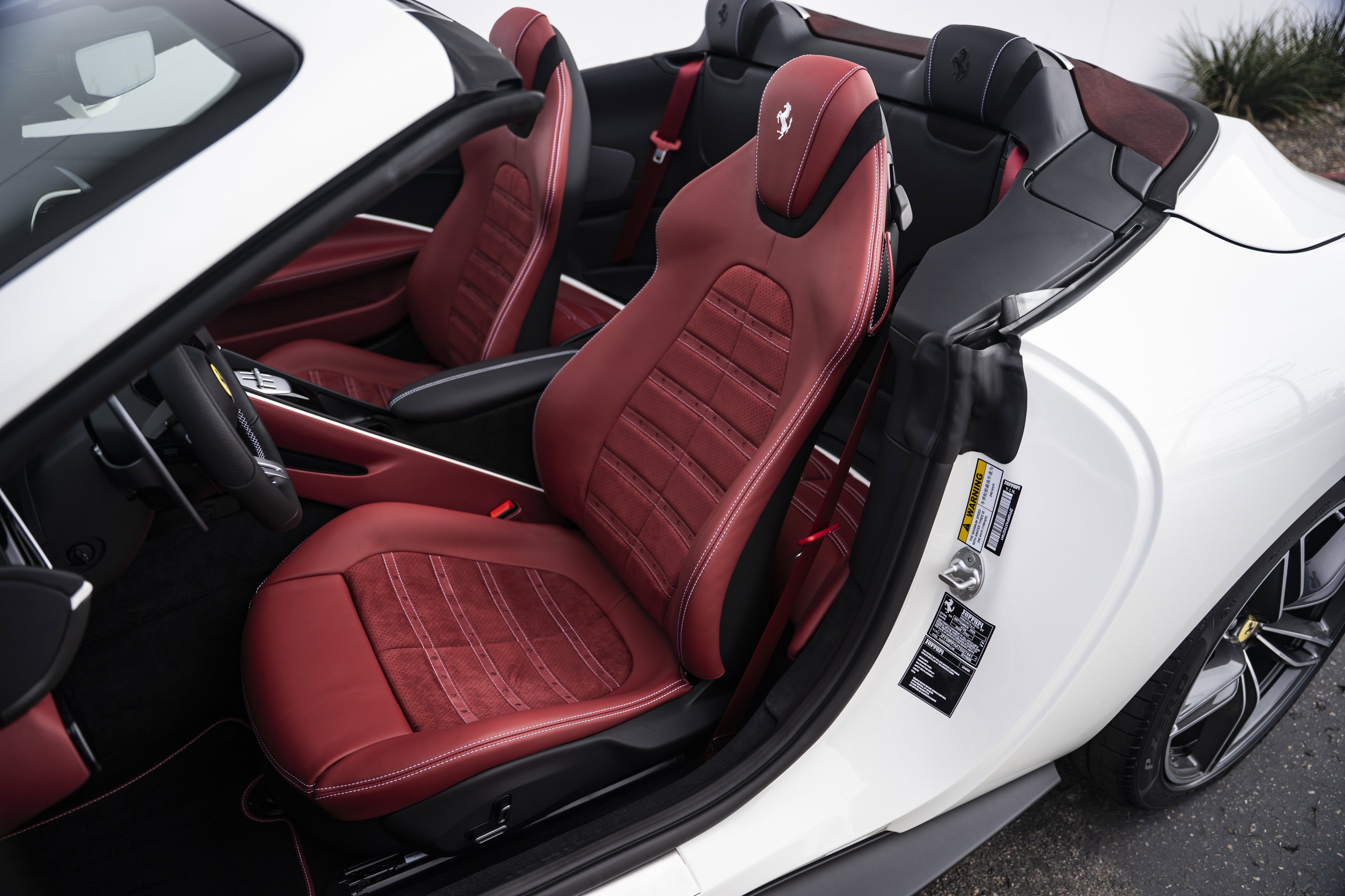 Used 2026 Ferrari Roma Spider RWD image 33
