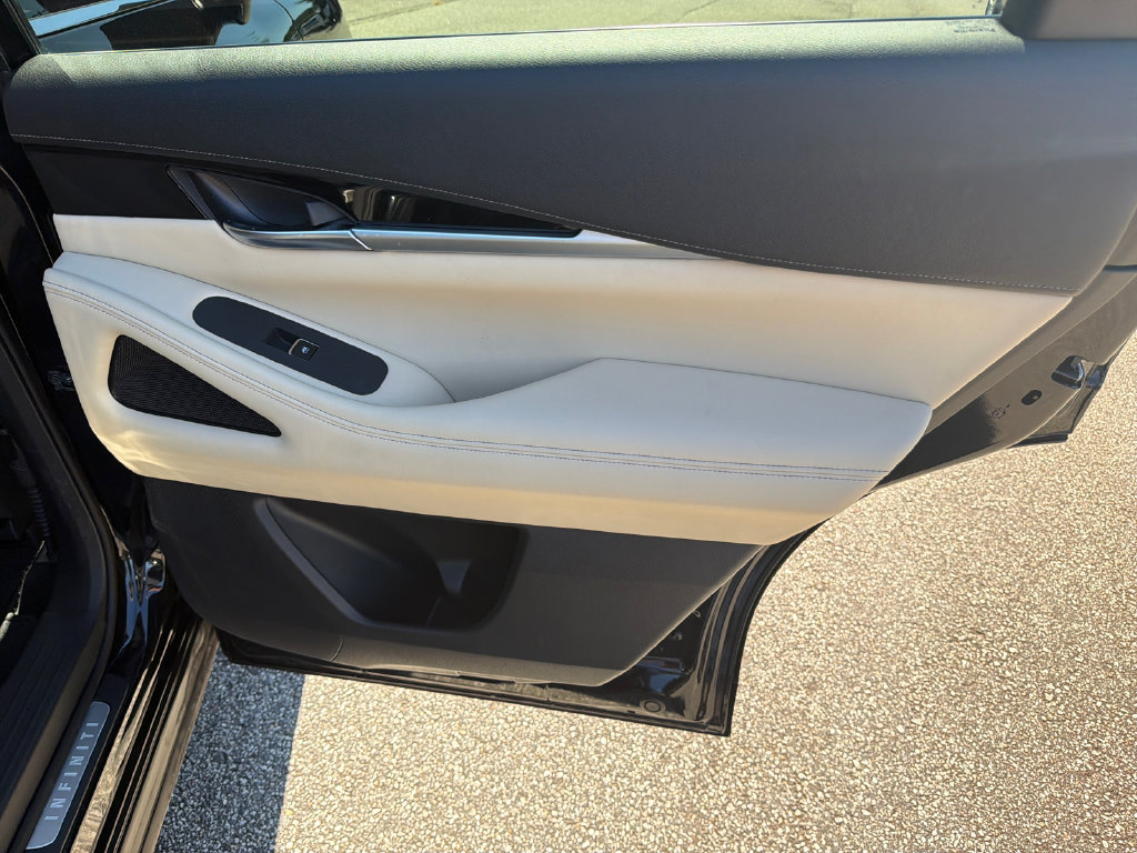 Used 2023 INFINITI QX60 Pure FWD image 16