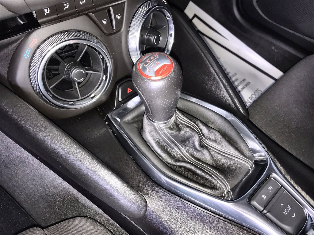 Used 2018 Chevrolet Camaro SS image 17