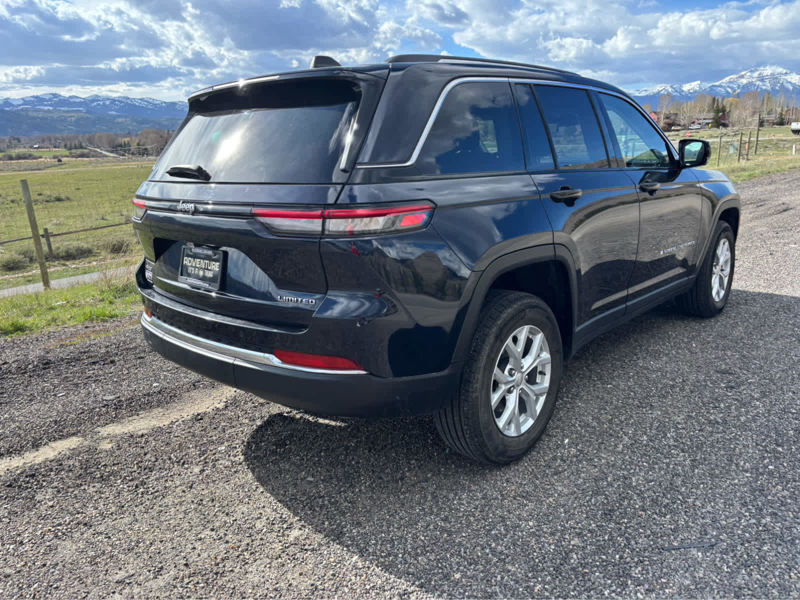 New 2023 Jeep Grand Cherokee Limited w/ Luxury Tech Group II image 20