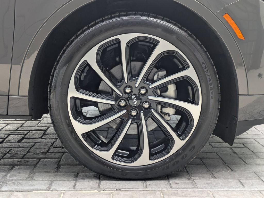 Certified 2024 Lincoln Nautilus Black Label AWD/4WD image 12