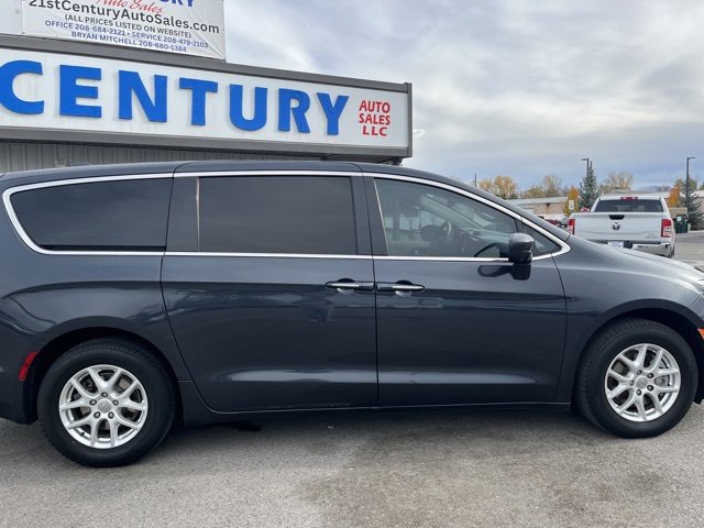 Used 2020 Chrysler Pacifica Touring w/ Advanced Safetytec Group image 15