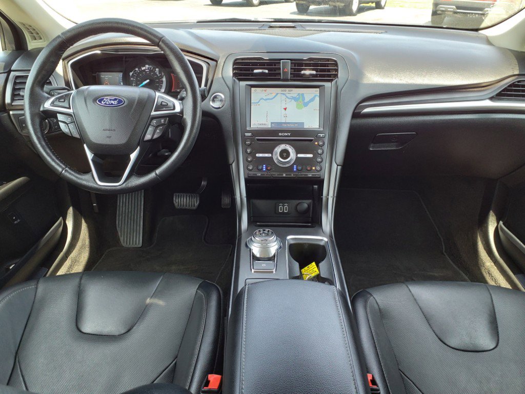 Used 2019 Ford Fusion Energi Titanium image 3