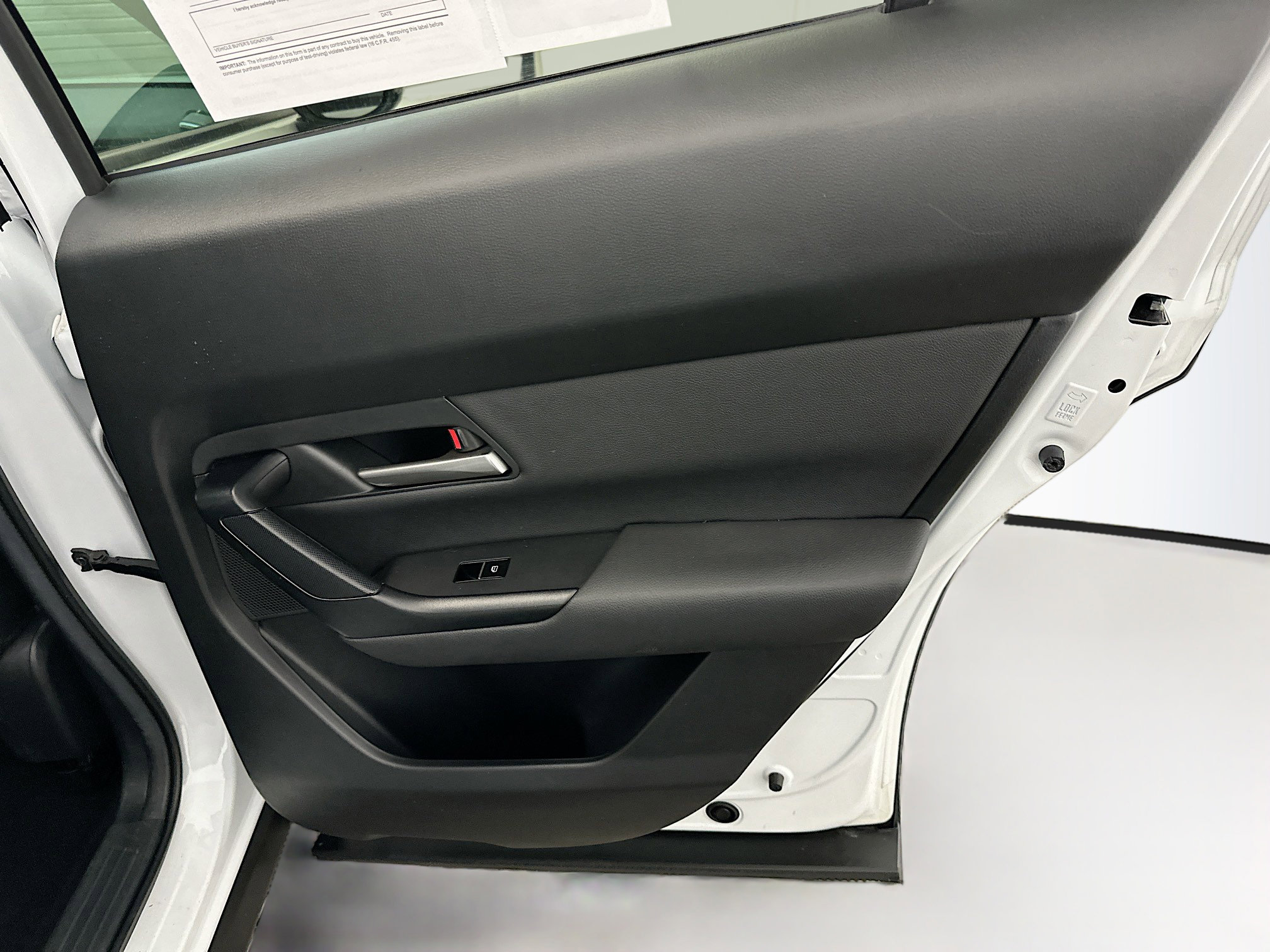 Used 2025 MAZDA CX-50 AWD 2.5 Hybrid w/ Premium Pkg image 33