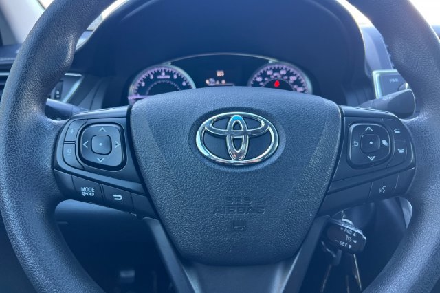Used 2016 Toyota Camry LE FWD image 24