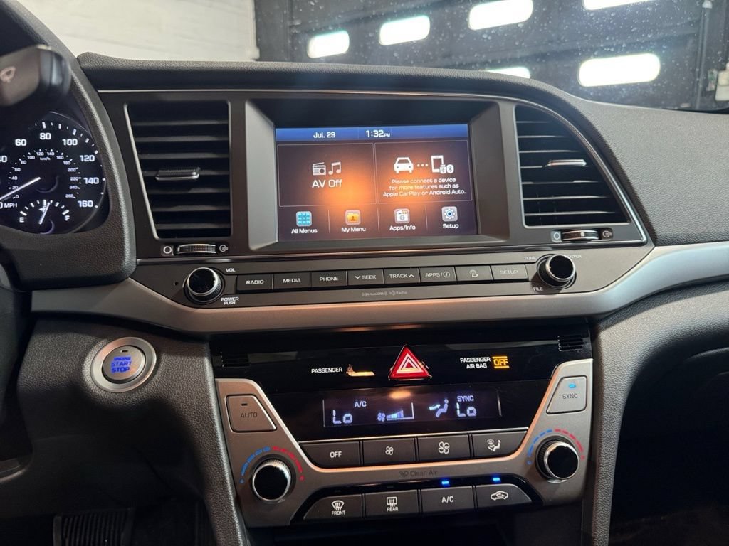 Used 2017 Hyundai Elantra Limited FWD image 18