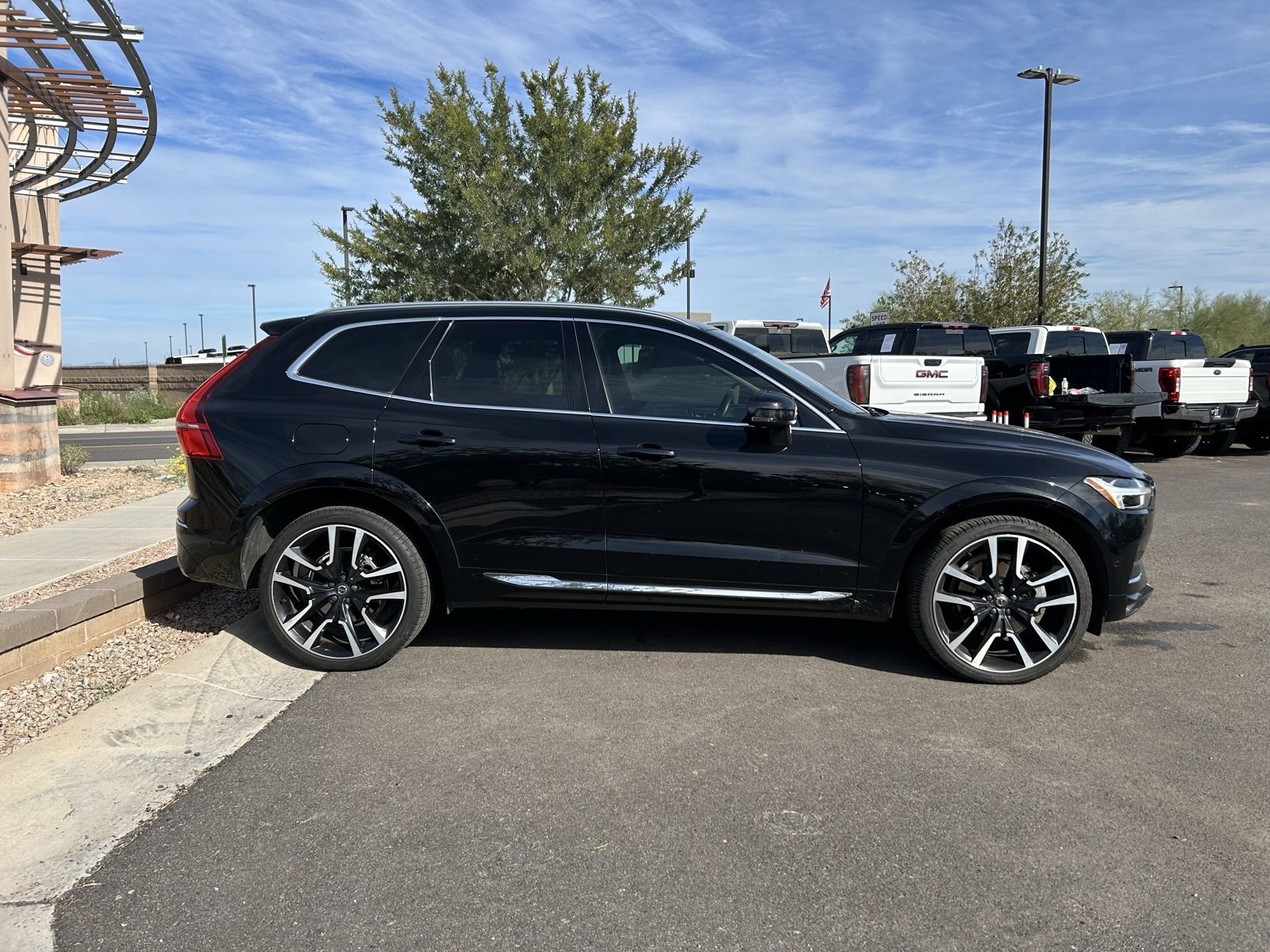 Used 2019 Volvo XC60 T5 Inscription image 2