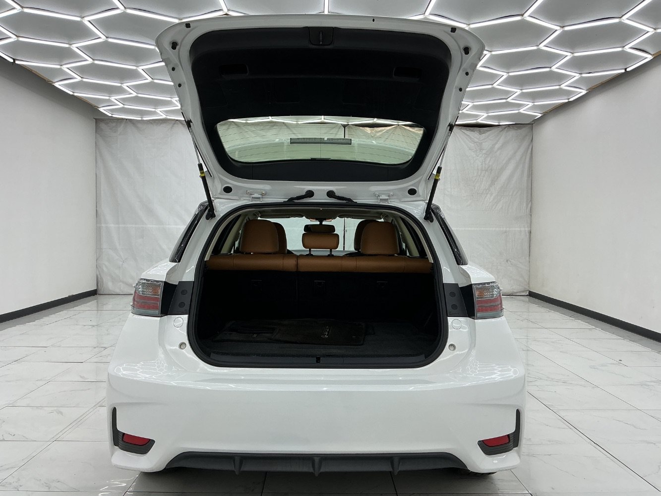 Used 2015 Lexus CT 200h FWD image 42