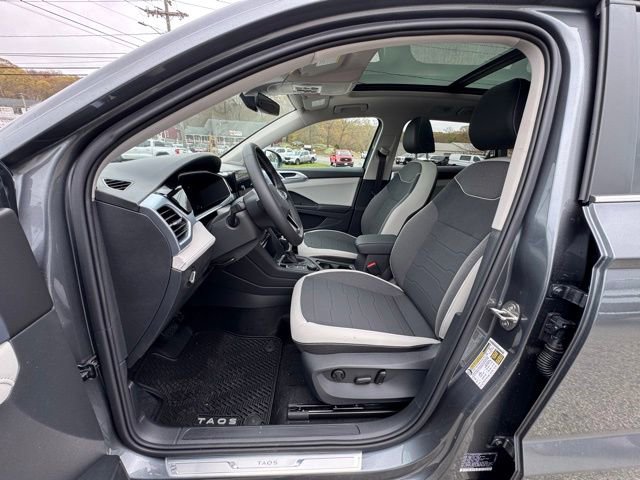 New 2026 Volkswagen Taos SE AWD/4WD image 28