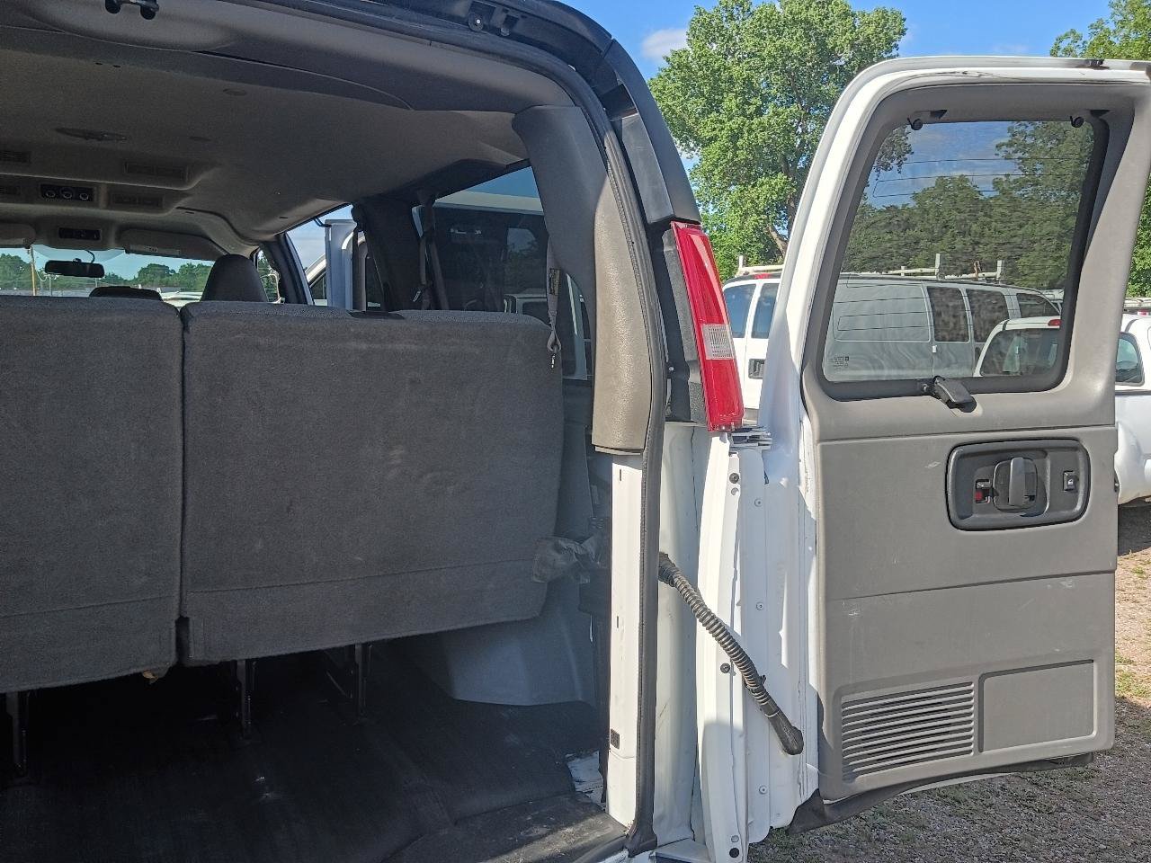 Used 2019 Chevrolet Express 3500 LS RWD image 22