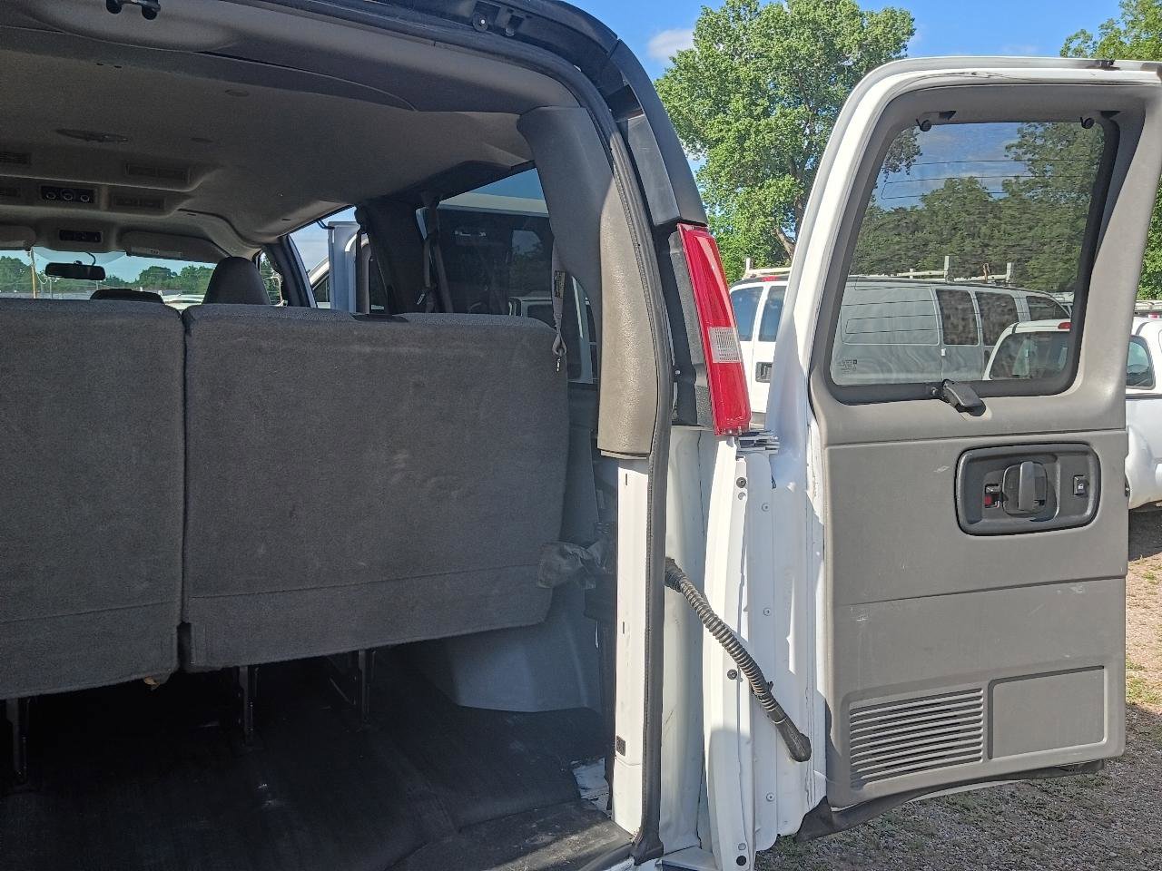 Used 2019 Chevrolet Express 3500 LS RWD image 22