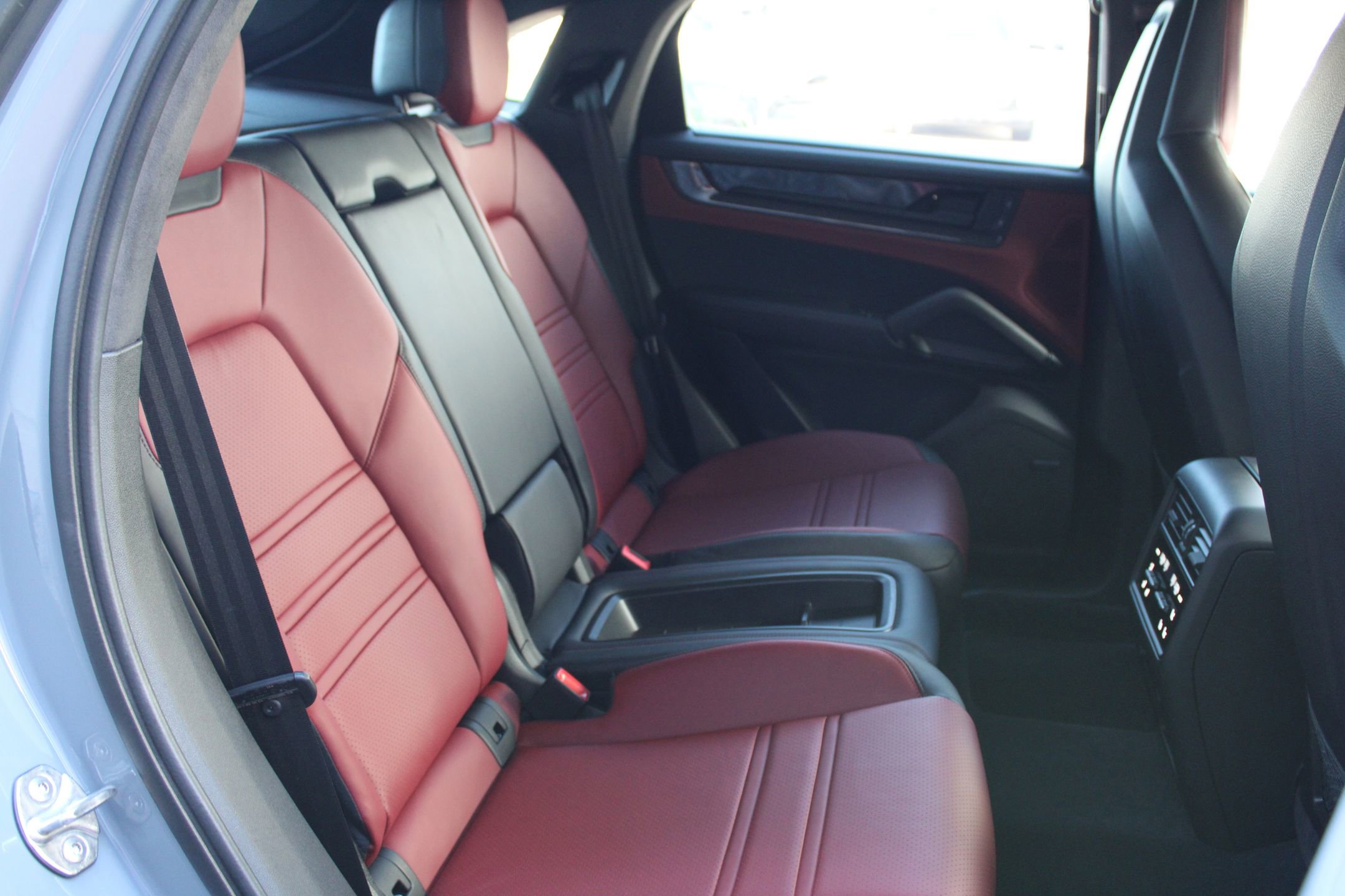 Certified 2024 Porsche Cayenne Turbo GT image 26