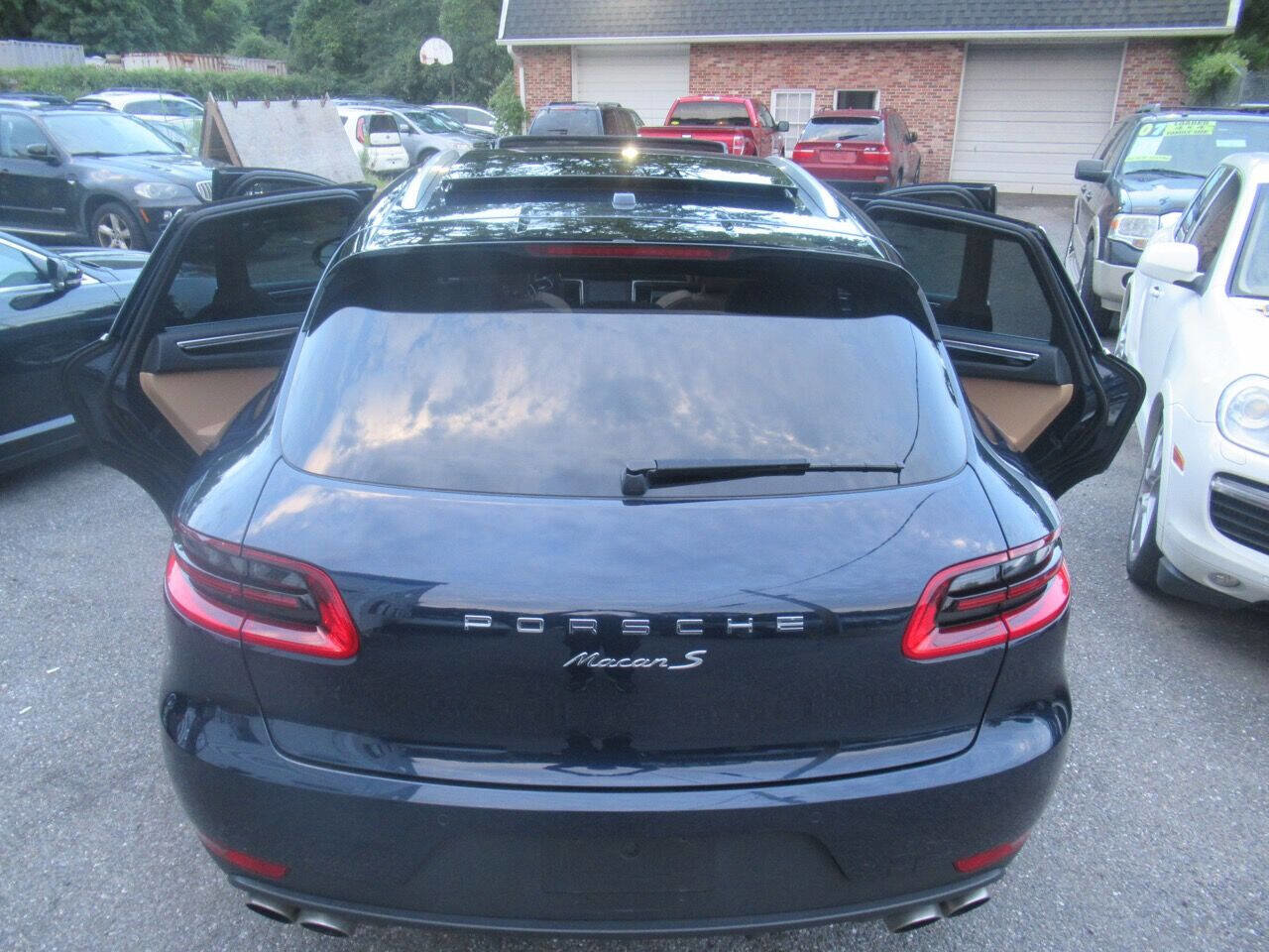 Used 2018 Porsche Macan S image 10