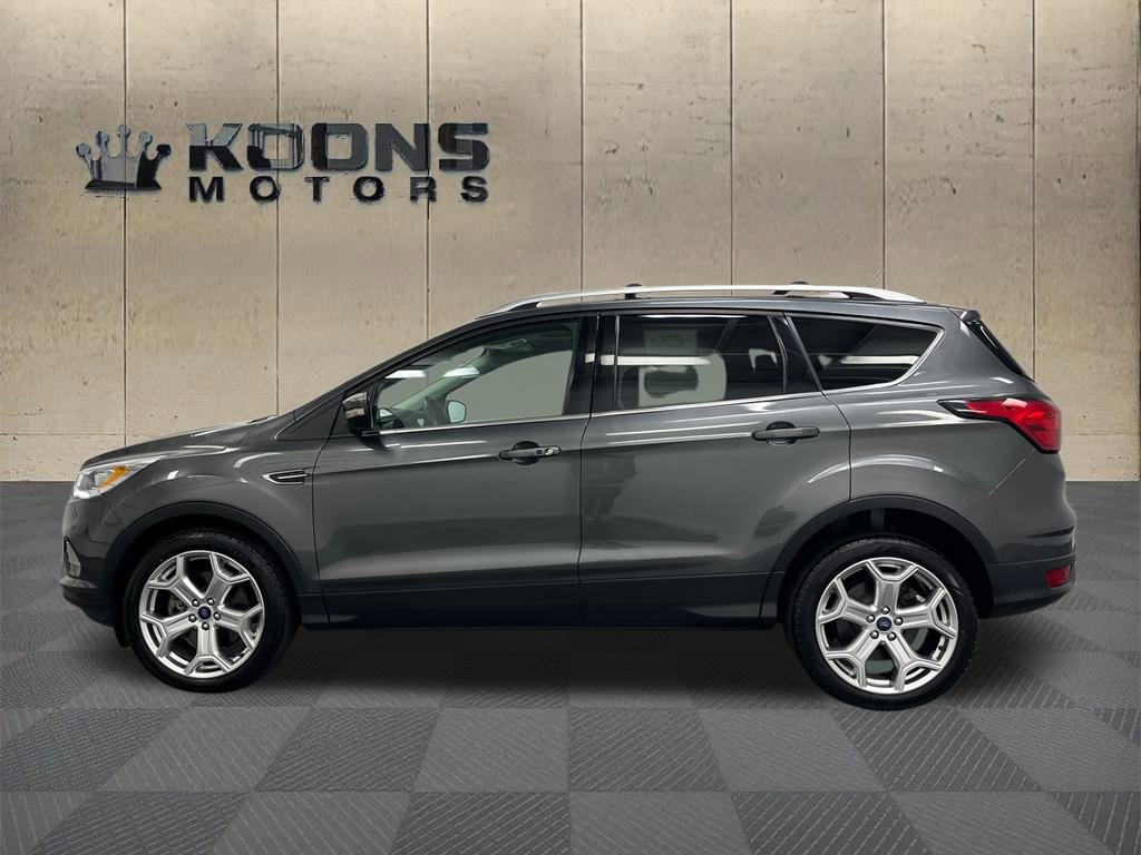 Used 2019 Ford Escape Titanium video 4