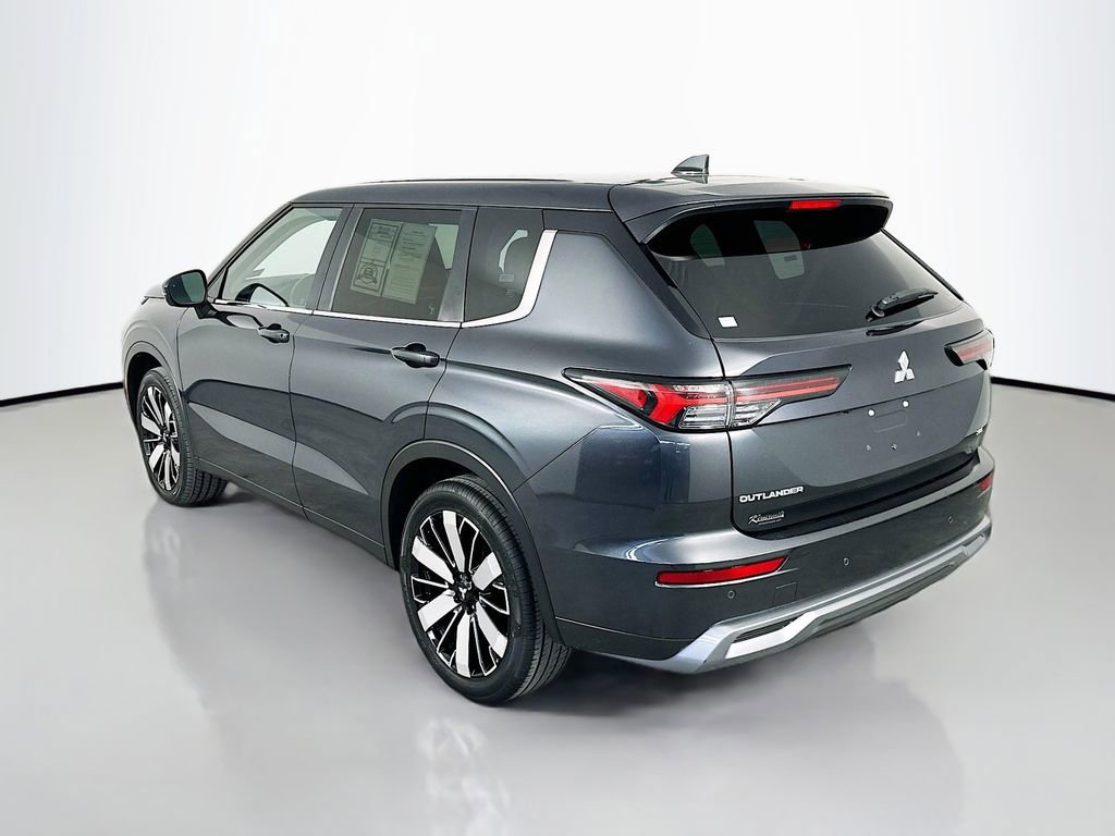 Used 2025 Mitsubishi Outlander SE AWD/4WD image 5