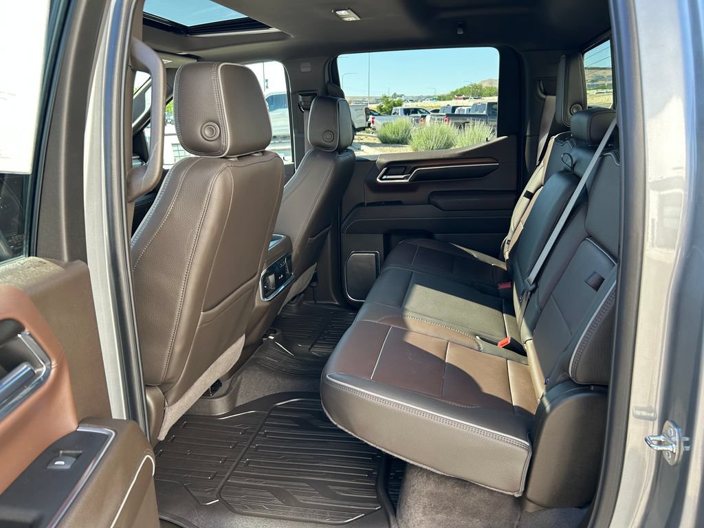 Used 2024 GMC Sierra 1500 Denali w/ Denali Reserve Package AWD/4WD image 9