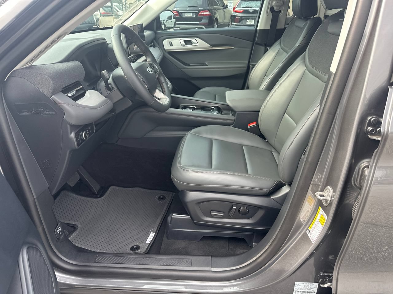 New 2026 Ford Explorer Active w/ Active Comfort Package RWD image 9