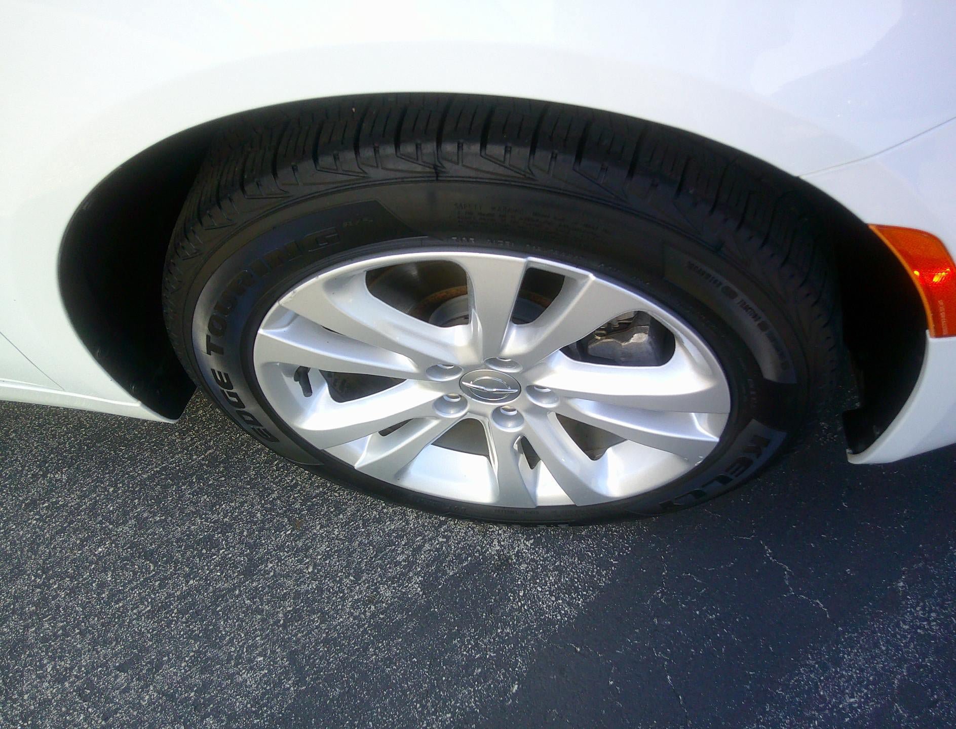 Used 2015 Chrysler 200 Limited FWD image 7