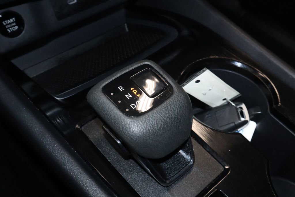 Certified 2025 Nissan Rogue SV FWD image 31