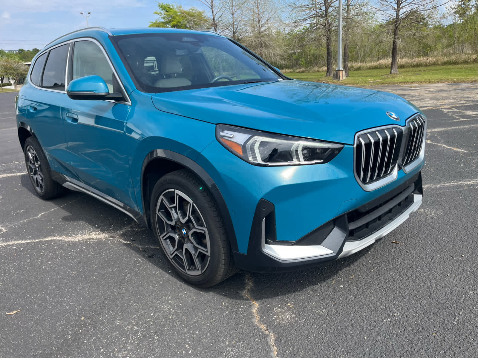 Certified 2025 BMW X1 xDrive28i w/ Technology Package image 3