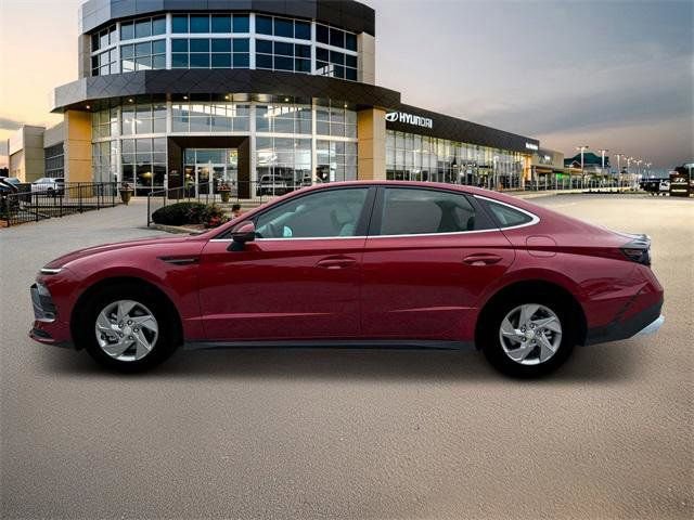 Certified 2025 Hyundai Sonata SE image 3