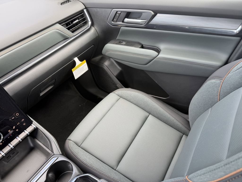 New 2026 GMC Terrain Elevation w/ Technology Package II FWD image 18