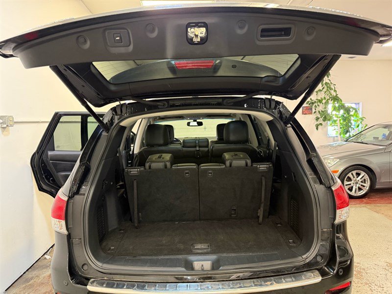 Used 2013 Nissan Pathfinder Platinum w/ Platinum Premium Pkg AWD/4WD image 8