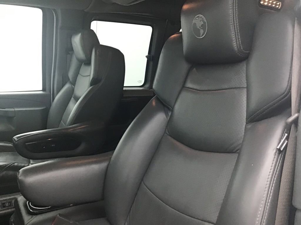 Used 2020 GMC Savana 2500 Extended w/ Enhanced Convenience Package image 20