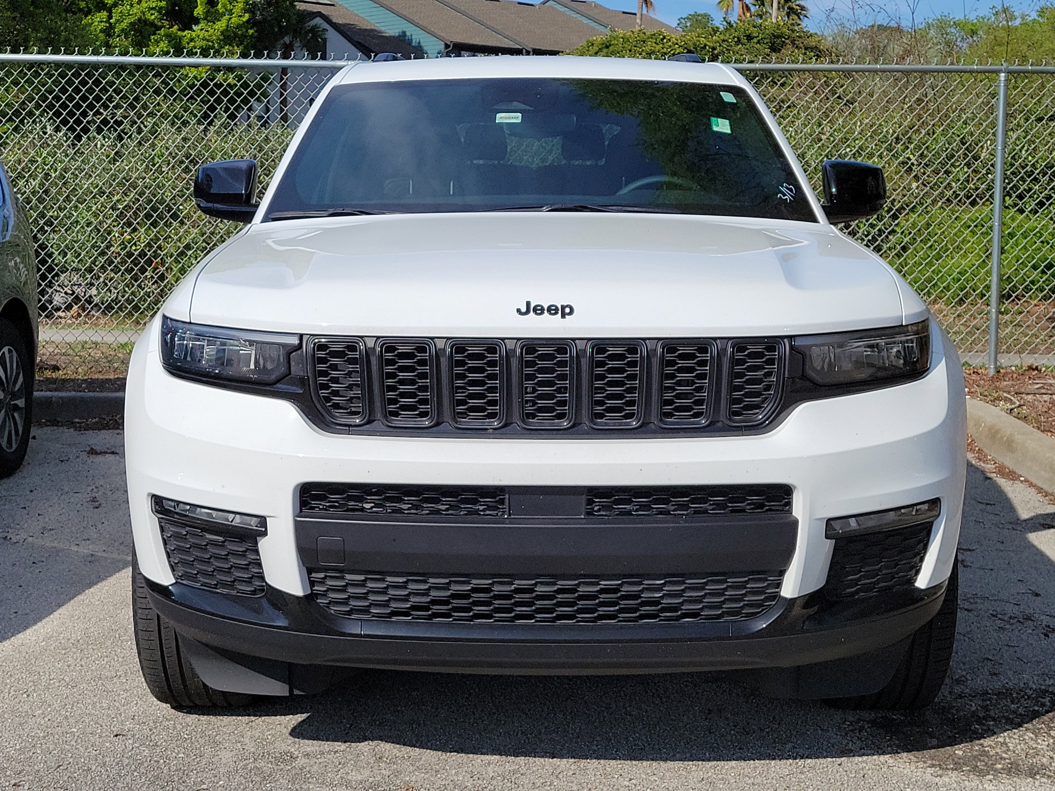 Used 2024 Jeep Grand Cherokee L Limited w/ Black Appearance Package image 2