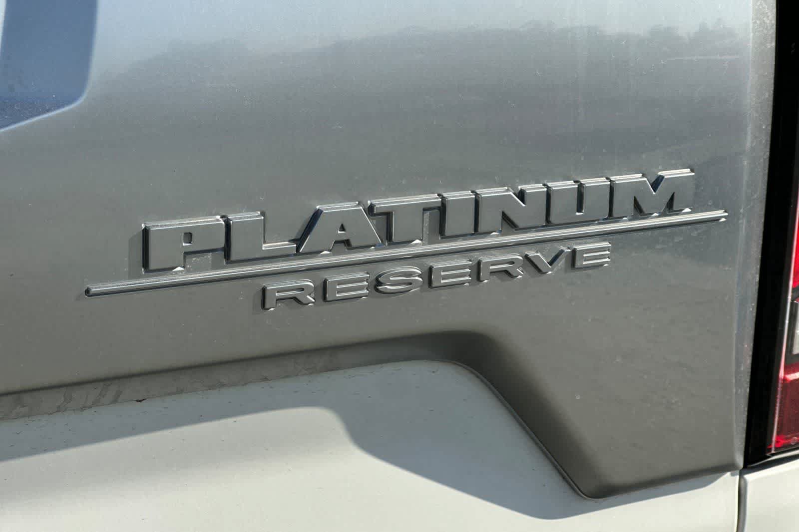 Used 2021 Nissan Titan Platinum Reserve w/ Moonroof Package RWD image 17