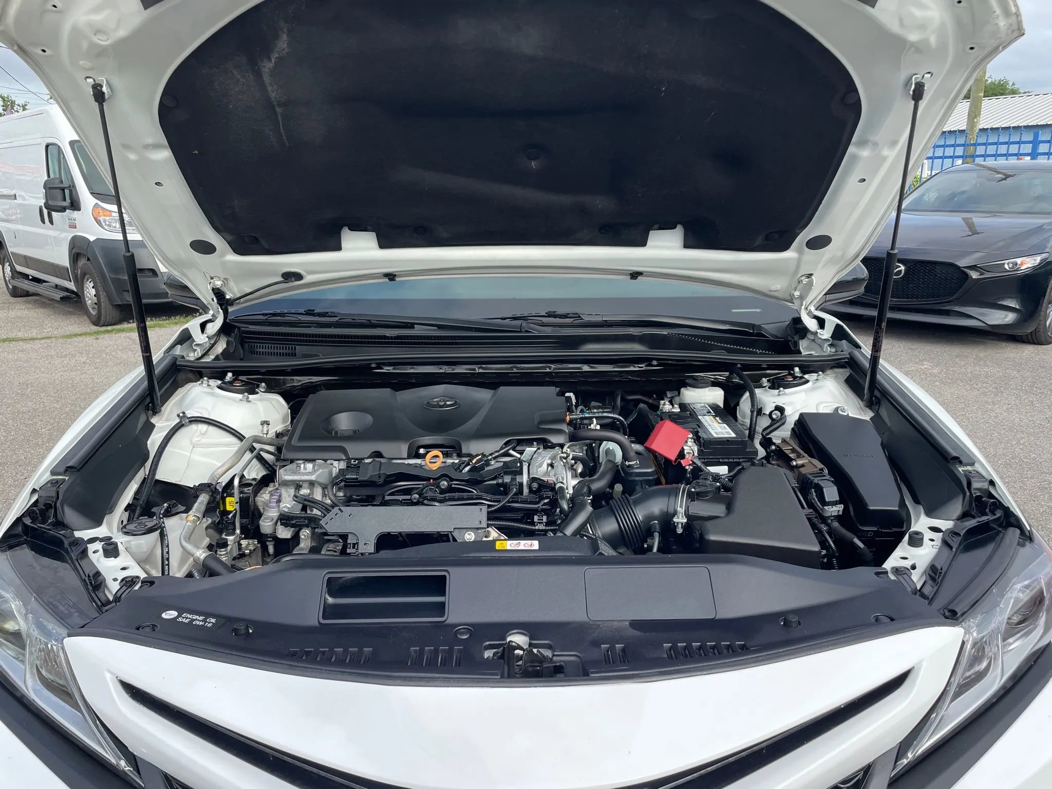 Used 2020 Toyota Camry SE image 5
