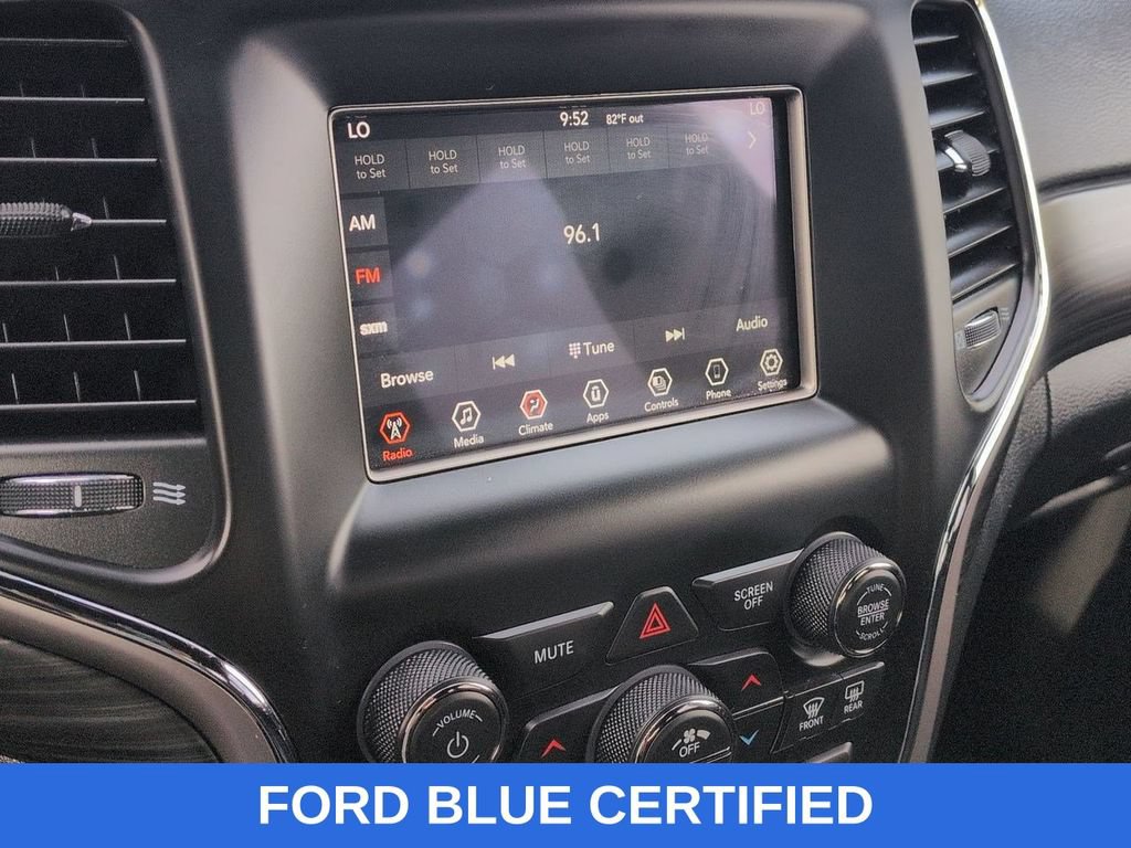 Used 2021 Jeep Grand Cherokee Laredo AWD/4WD image 19