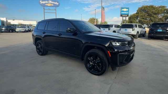 Used 2026 Jeep Grand Cherokee L Limited w/ Limited Altitude Package RWD image 2