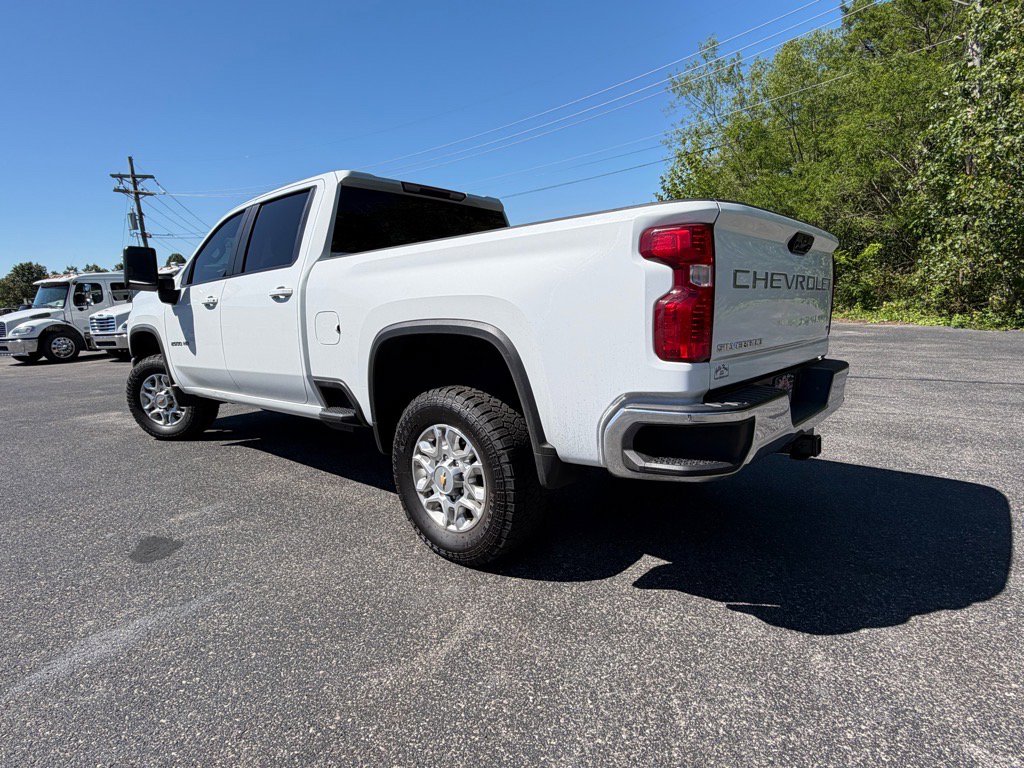 Used 2023 Chevrolet Silverado 2500 LT w/ Convenience Package AWD/4WD image 11