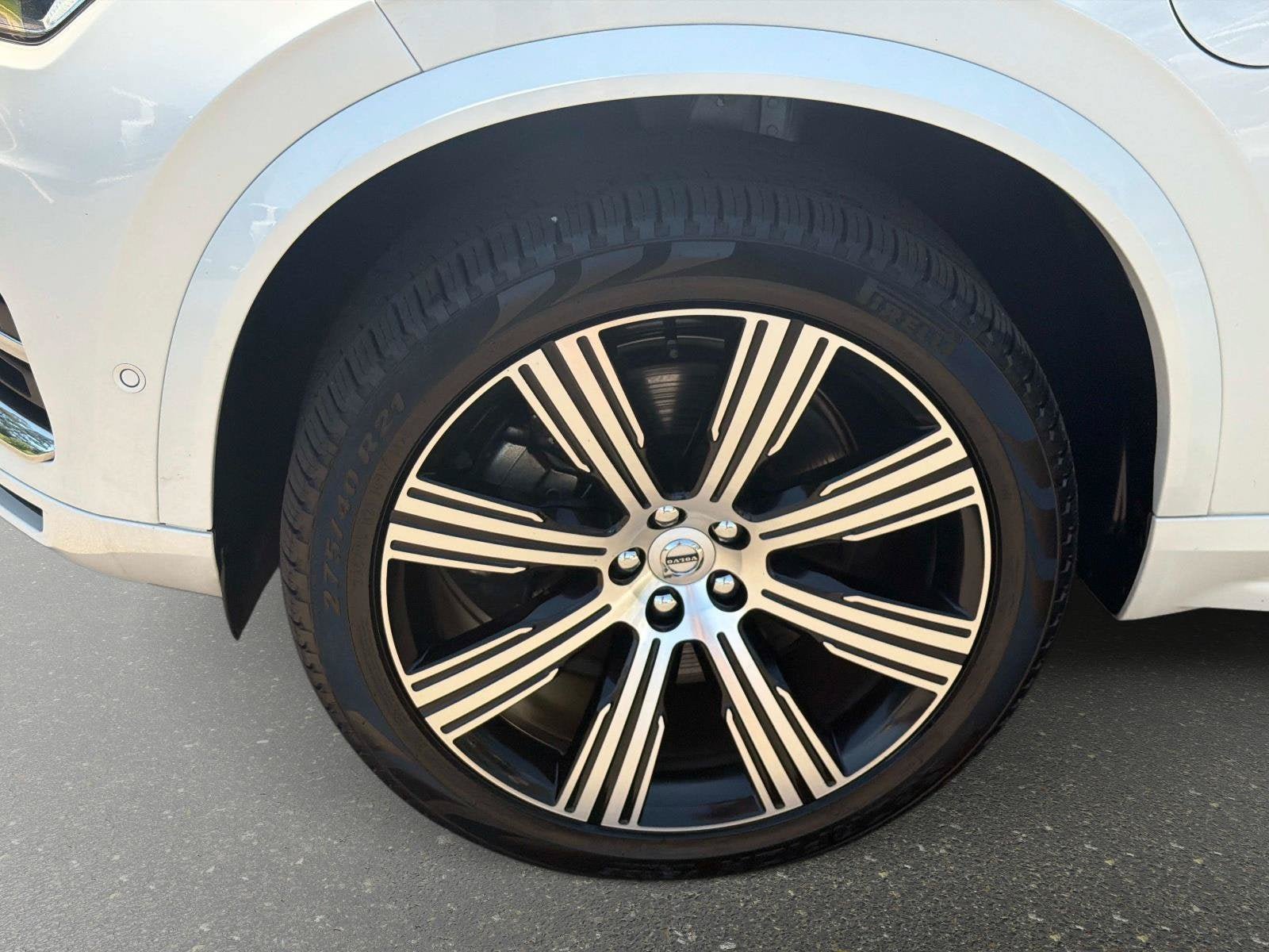 Used 2025 Volvo XC90 T8 Ultra w/ Protection Package Premier AWD/4WD image 10