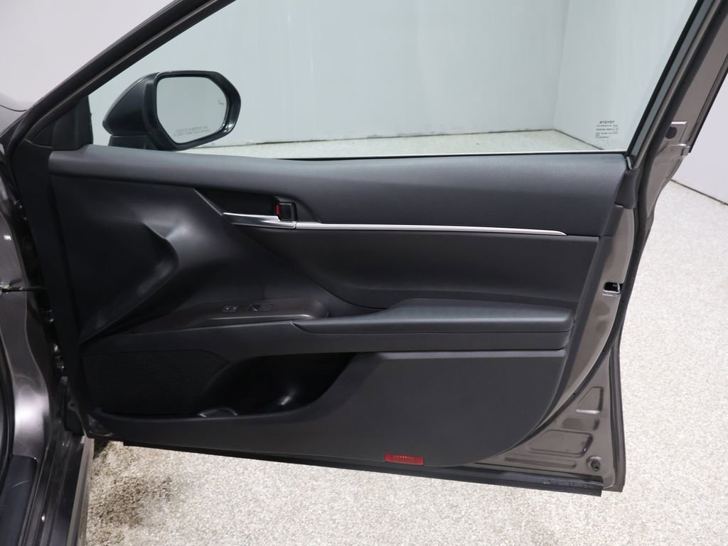 Used 2023 Toyota Camry SE image 23
