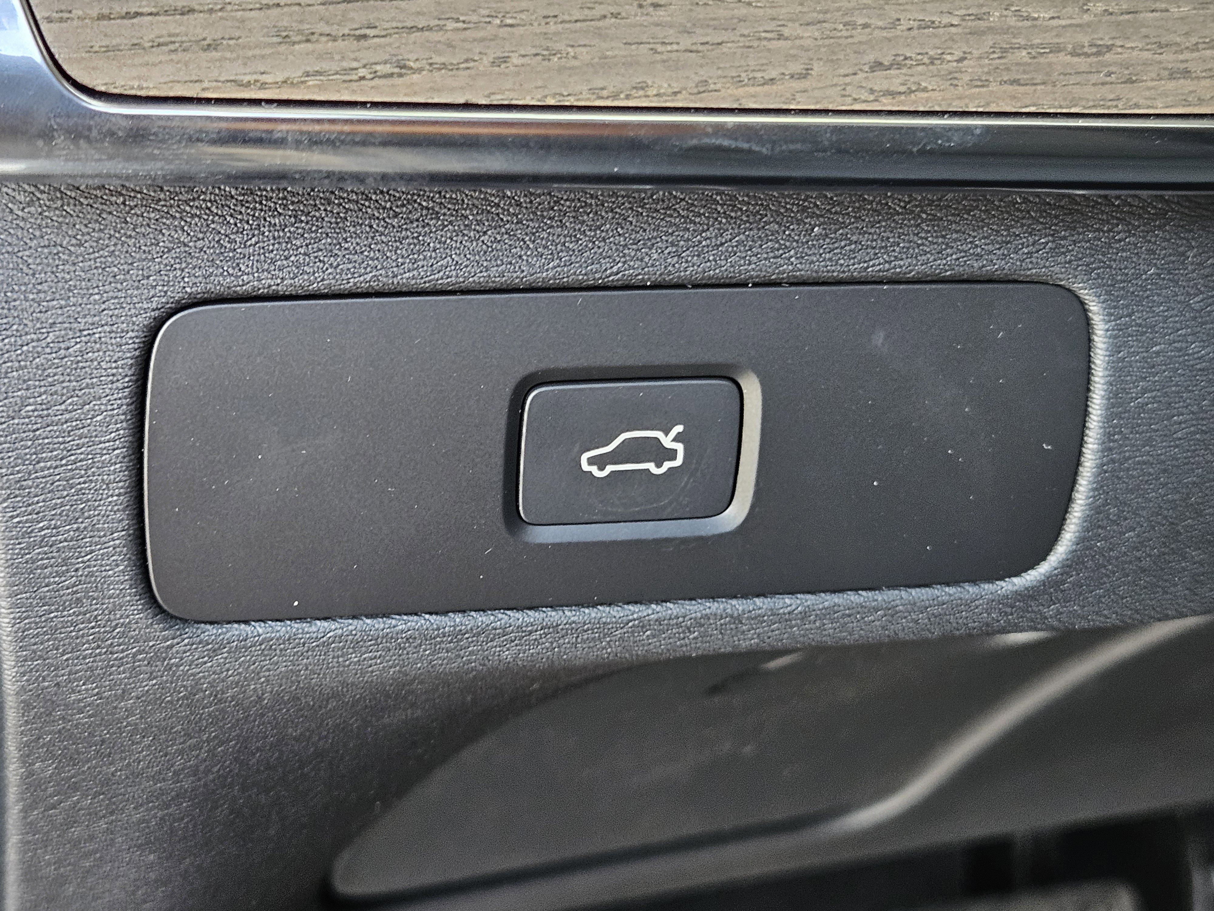 New 2026 Volvo XC90 B5 Plus image 23