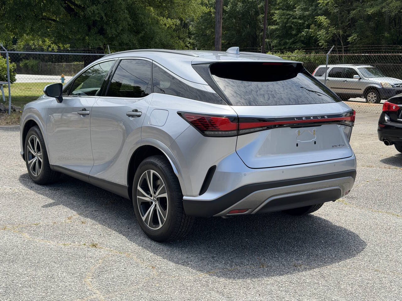 Used 2025 Lexus RX 350 Premium w/ Accessory Package (Z1) FWD image 8