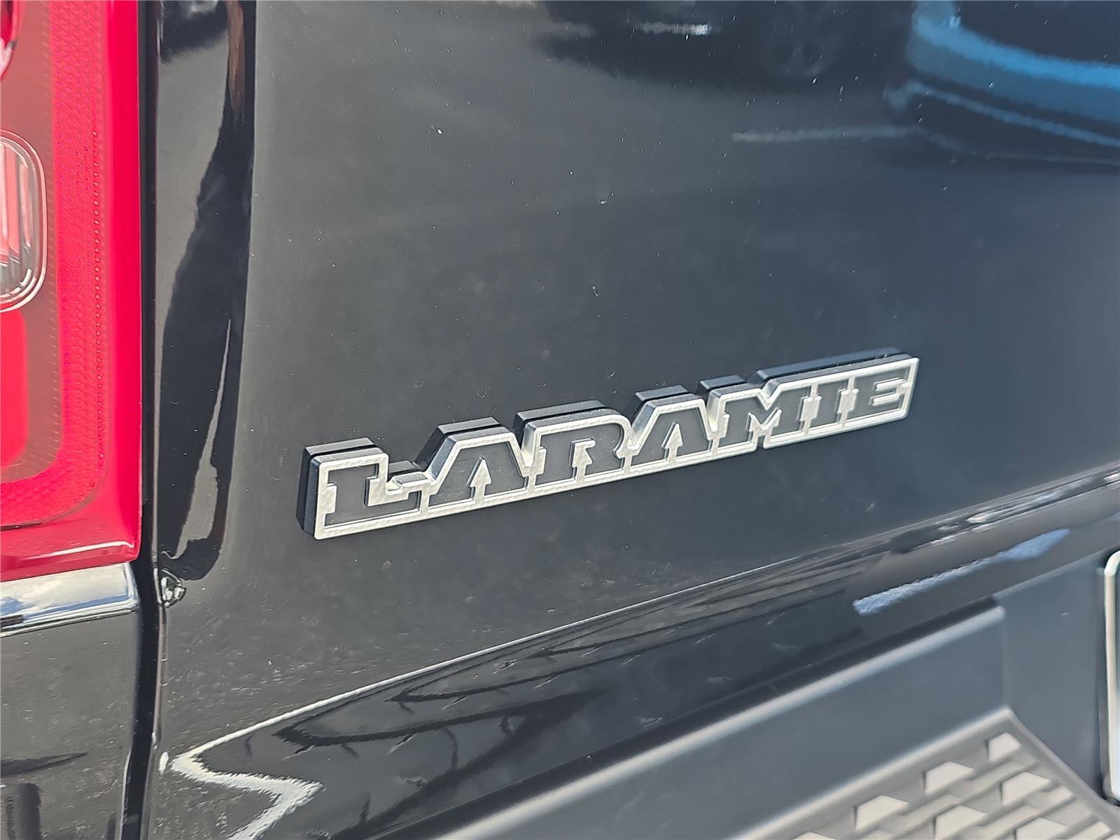 Used 2023 RAM 1500 Laramie AWD/4WD image 7