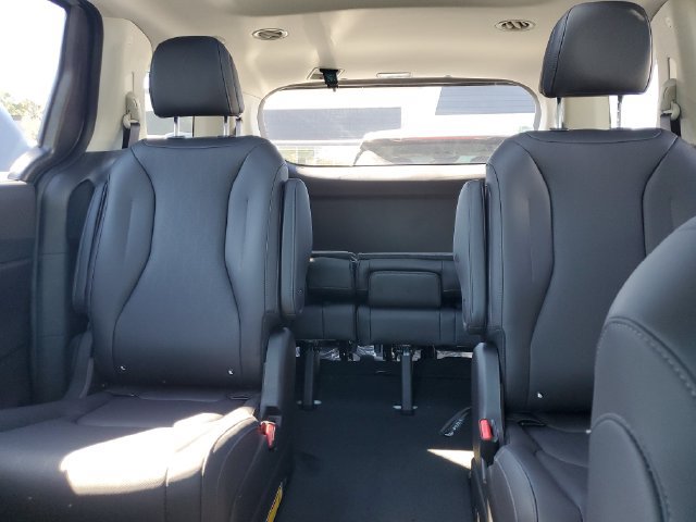 New 2027 Kia Carnival SX FWD image 5