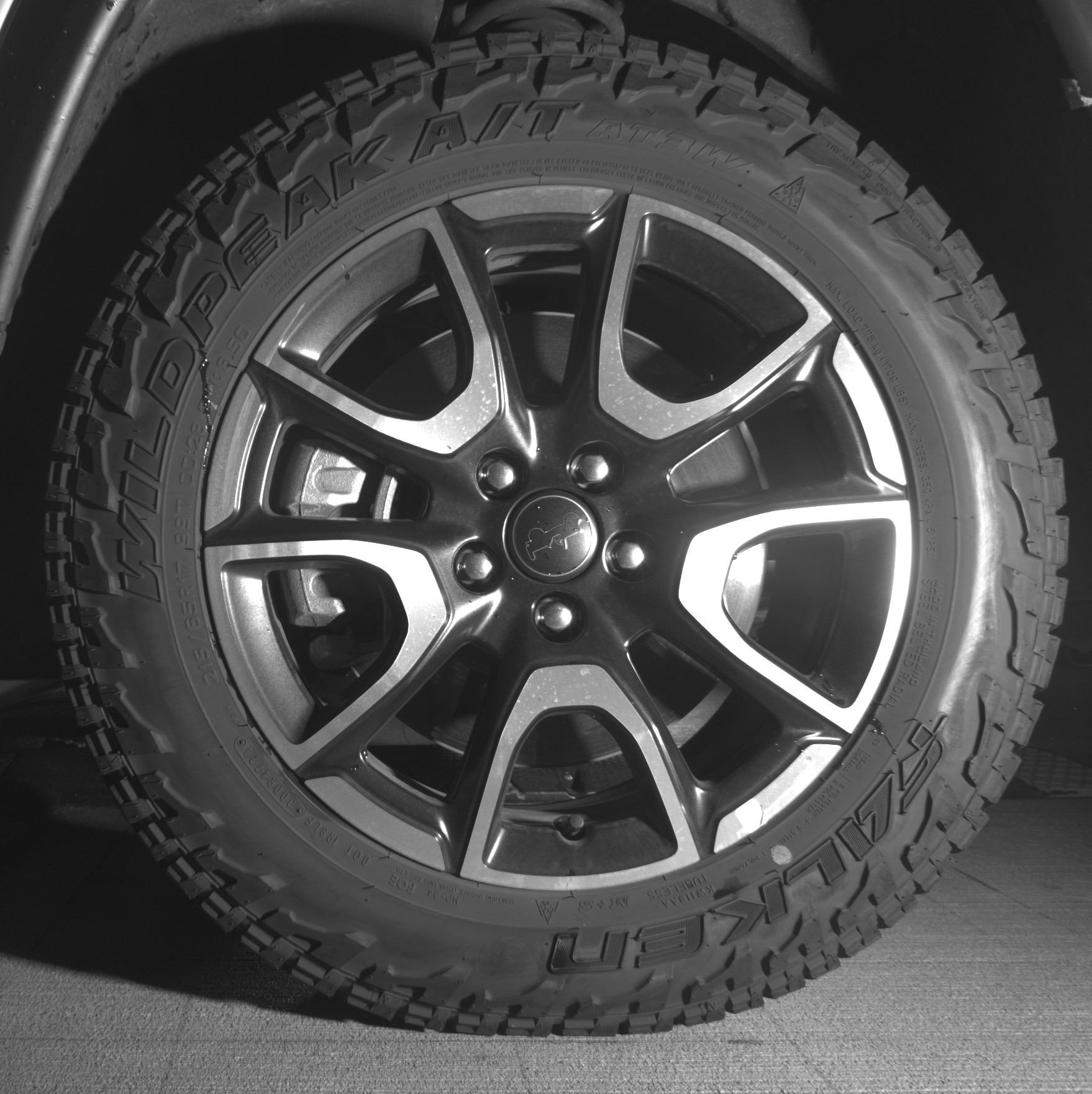Used 2025 Jeep Compass Trailhawk AWD/4WD image 12