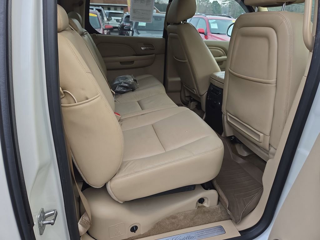 Used 2013 Cadillac Escalade EXT Premium image 26