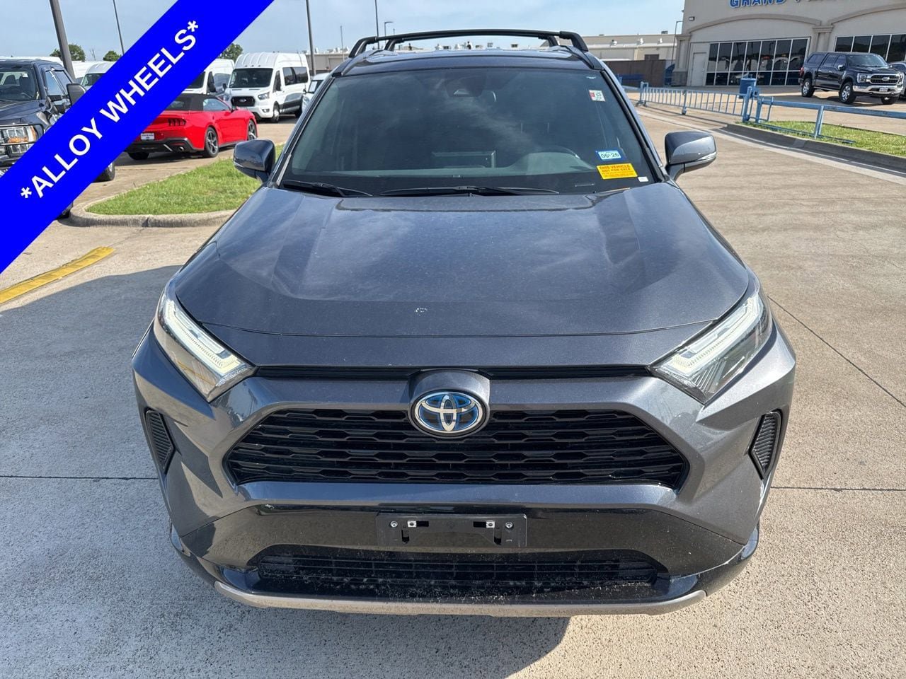 Used 2024 Toyota RAV4 SE AWD/4WD image 2