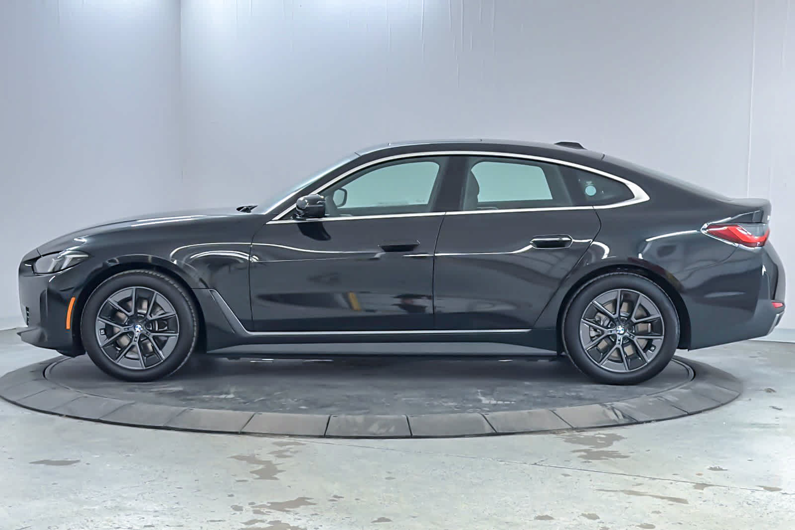 New 2026 BMW i4 eDrive40 w/ Premium Package RWD image 5