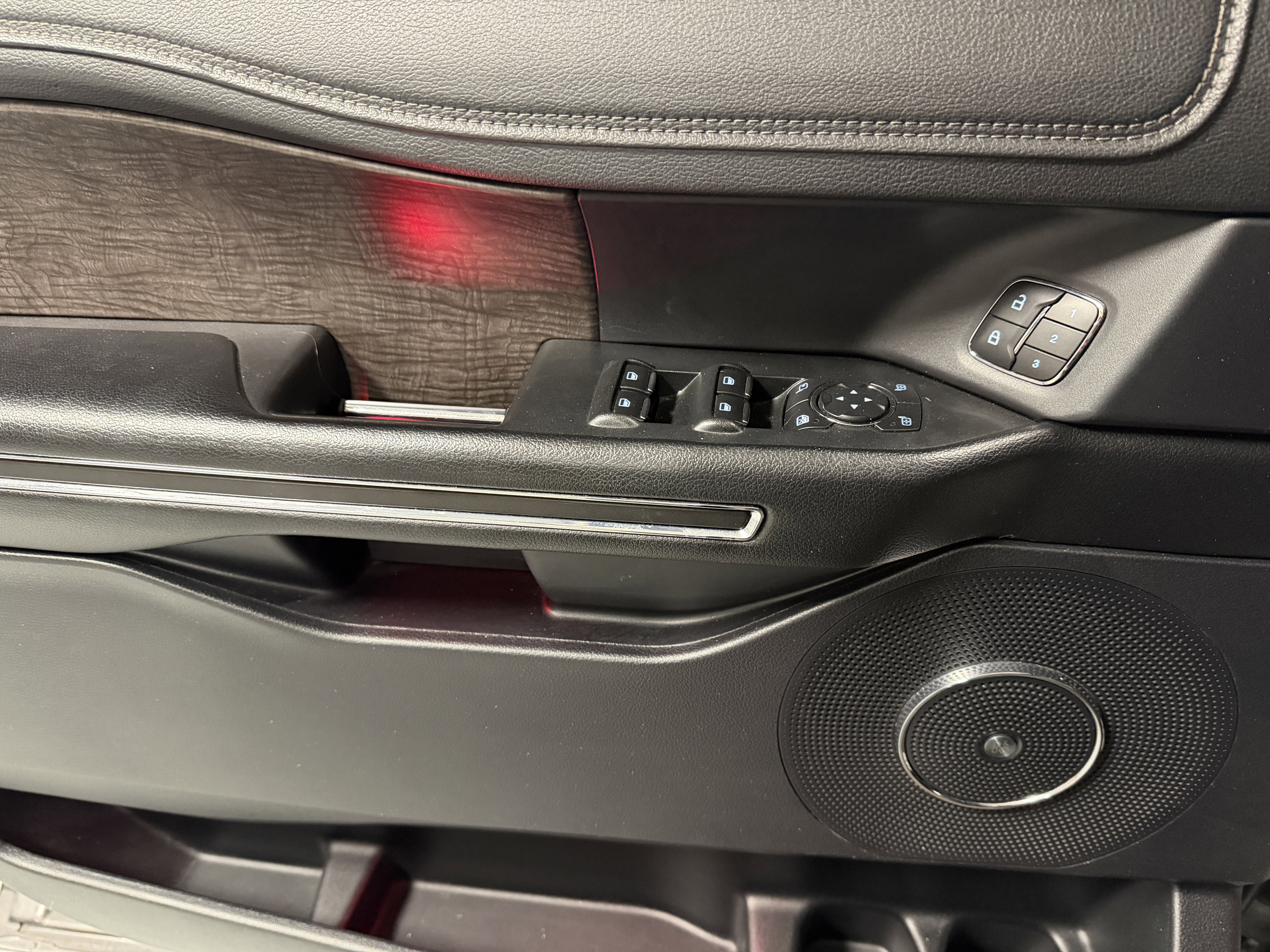 Used 2019 Ford Expedition Limited w/ Equipment Group 302A image 19