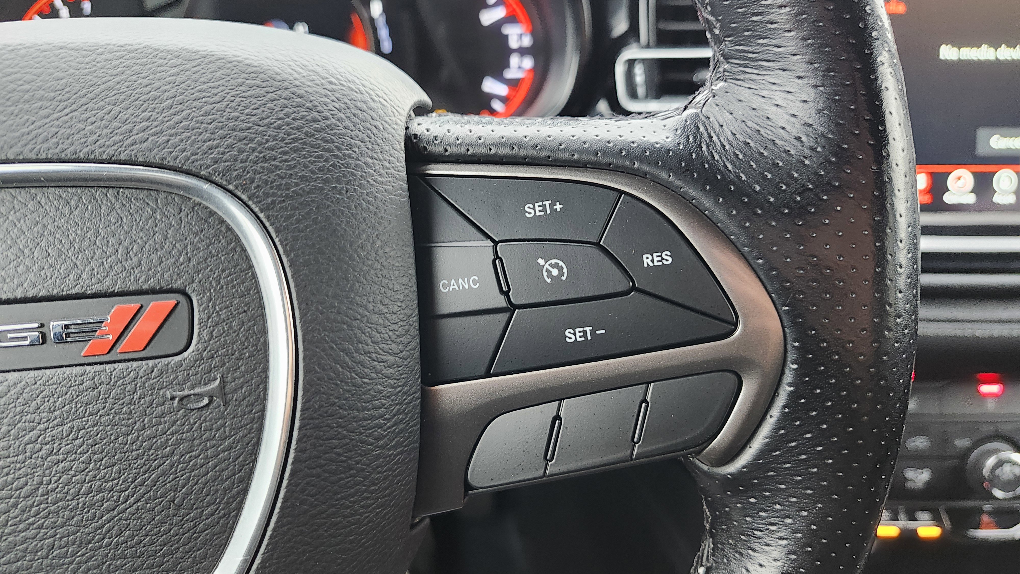 Used 2023 Dodge Durango SXT image 32