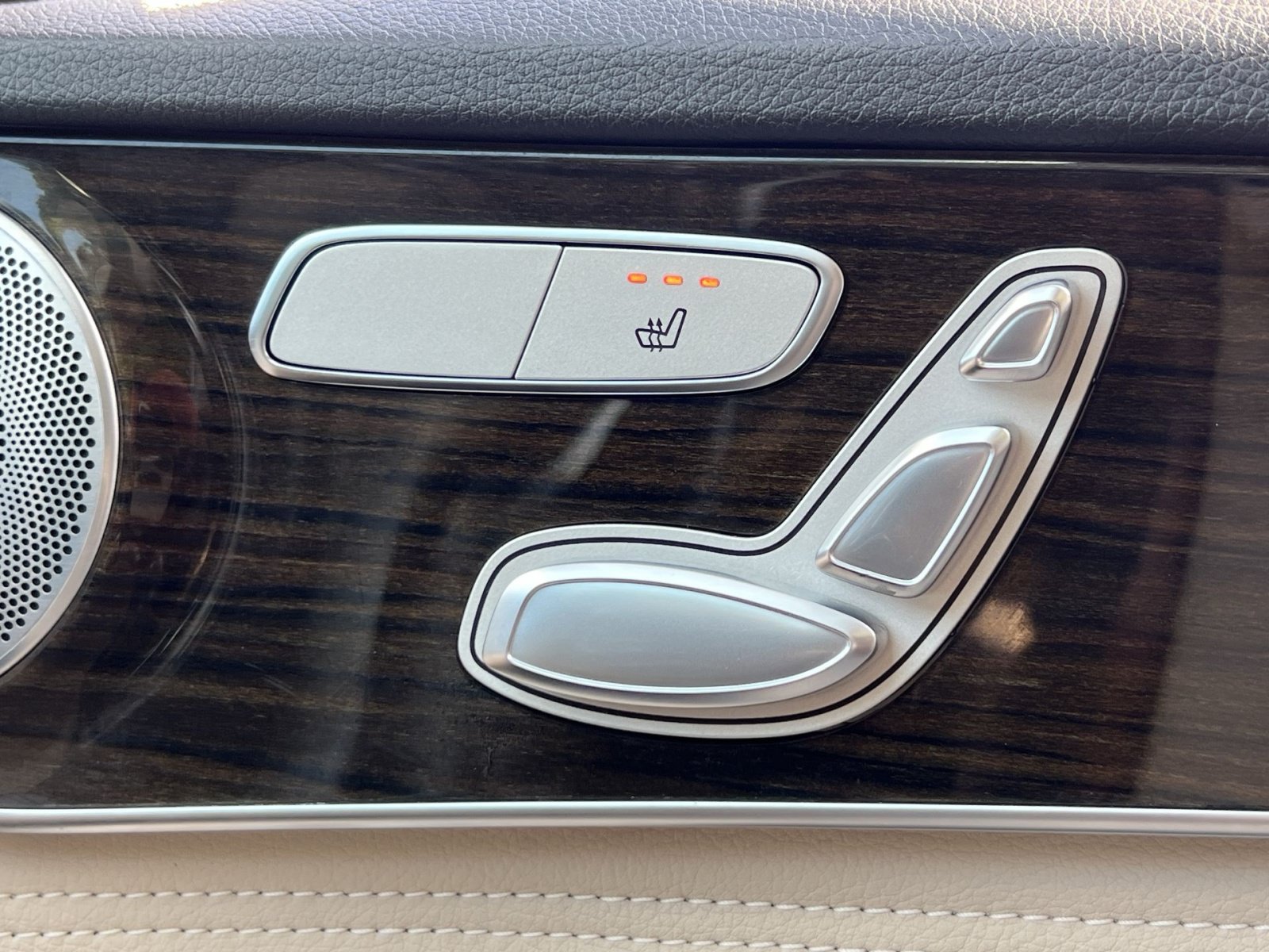 Used 2015 Mercedes-Benz C 300 4MATIC Sedan image 39