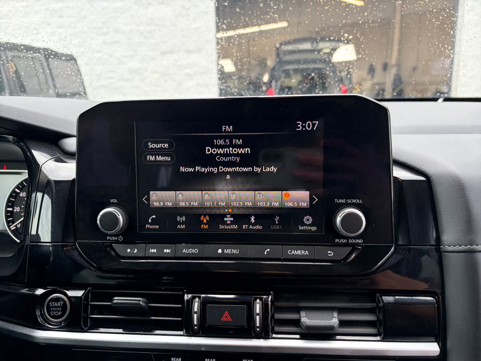 Used 2024 Nissan Pathfinder SV AWD/4WD image 23