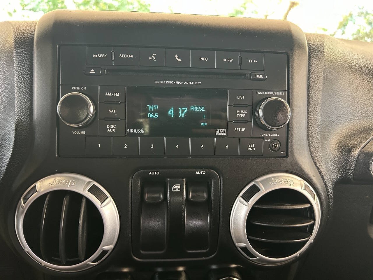 Used 2013 Jeep Wrangler Sahara w/ Connectivity Group AWD/4WD image 15