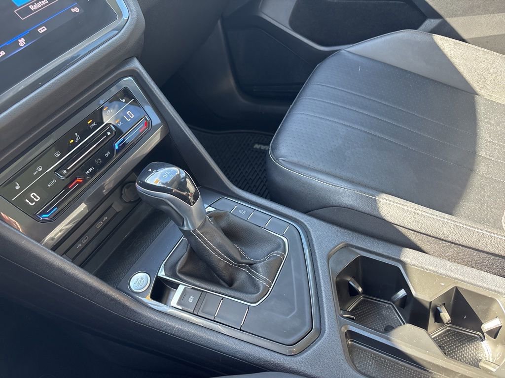 Used 2022 Volkswagen Tiguan SE w/ Panoramic Sunroof Package image 20